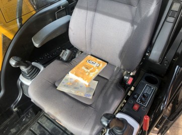 JCB JS130