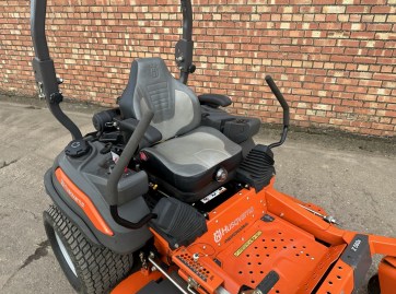 Husqvarna Z560 Zero Turn Husqvarna Z560 Zero Turn