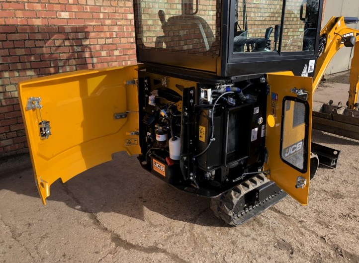 JCB 15C-1
