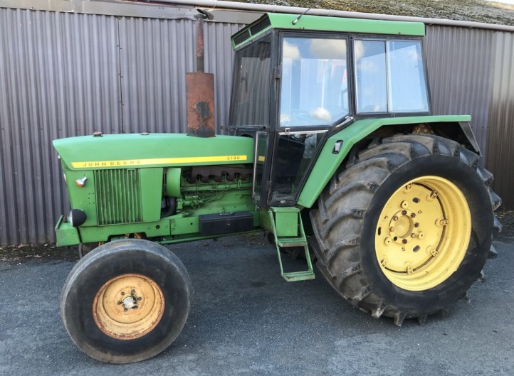 John Deere 3130