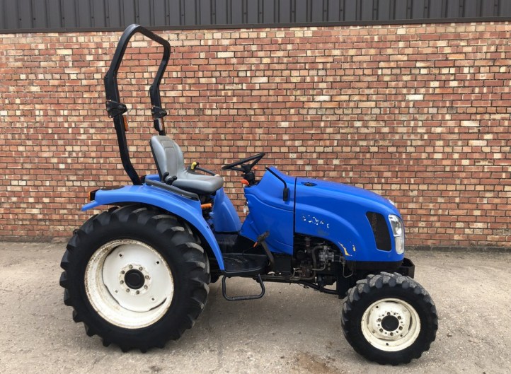 New Holland Boomer 2030