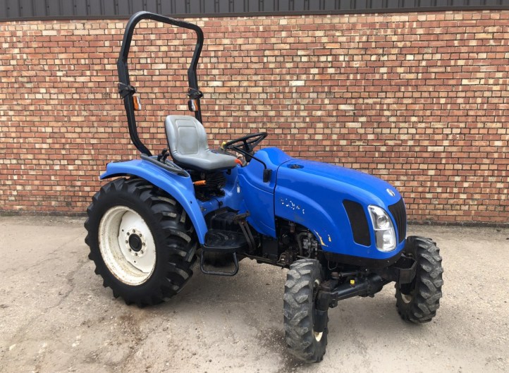 New Holland Boomer 2030