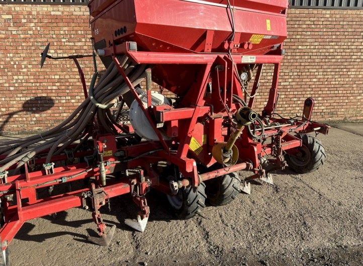 Kverneland TS Tine Drill