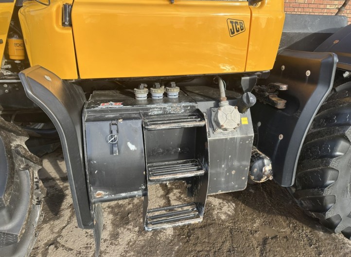 JCB 3185