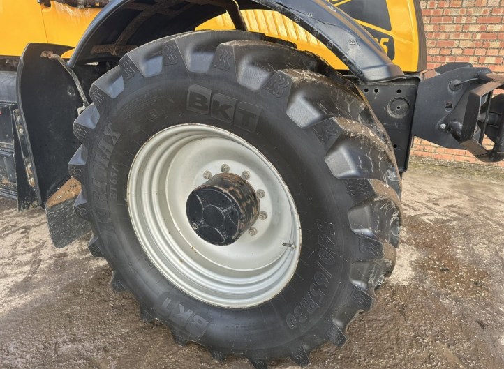 JCB 3185