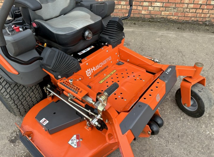 Husqvarna Z560 Zero Turn 