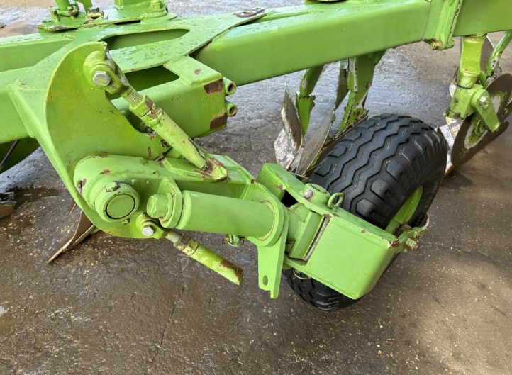 Dowdeswell DP120S