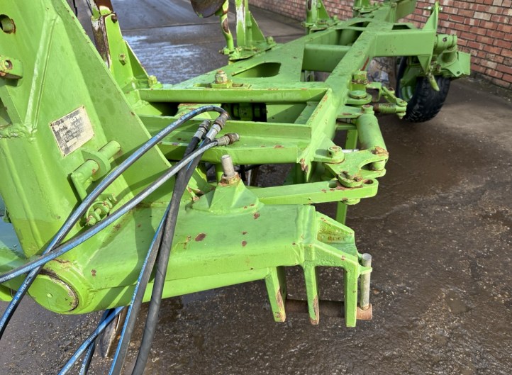 Dowdeswell DP120S