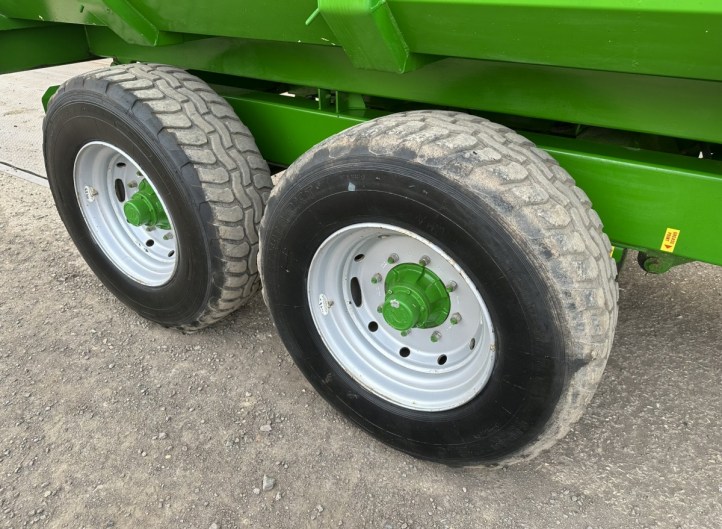 A W Trailer