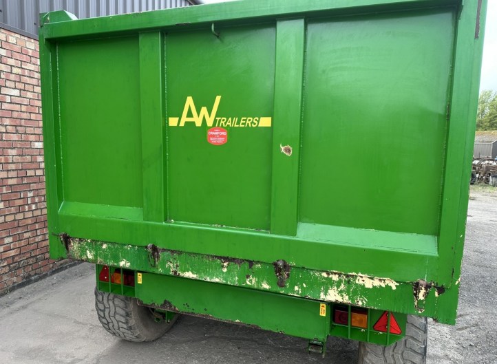 A W Trailer