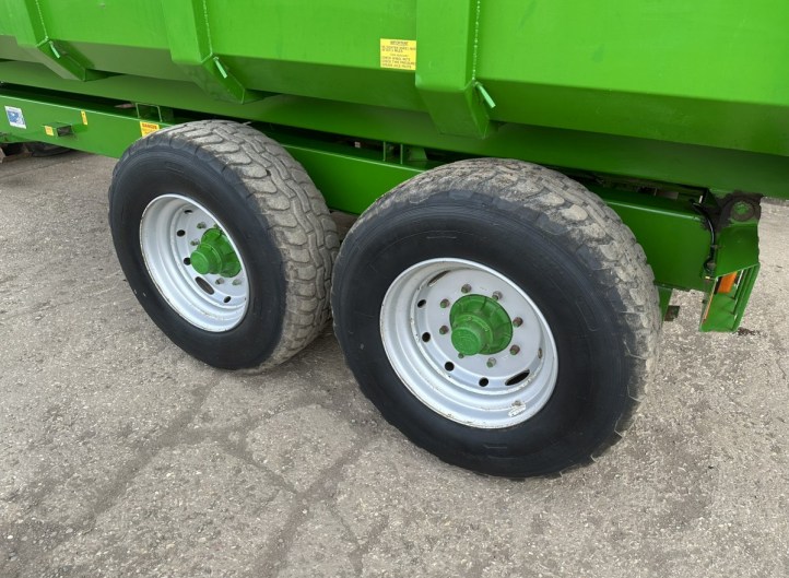 A W Trailer