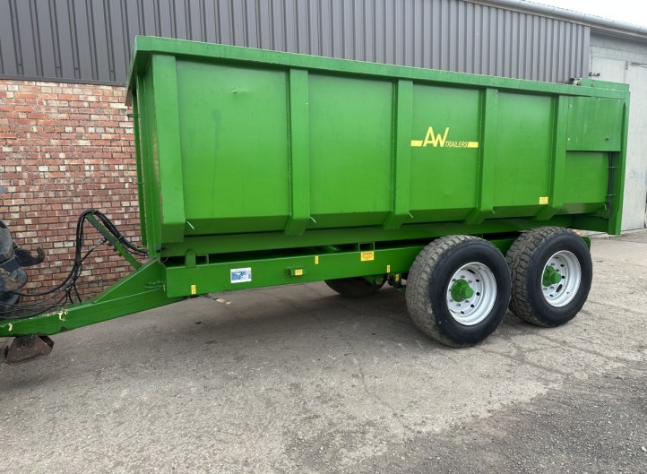 A W Trailer