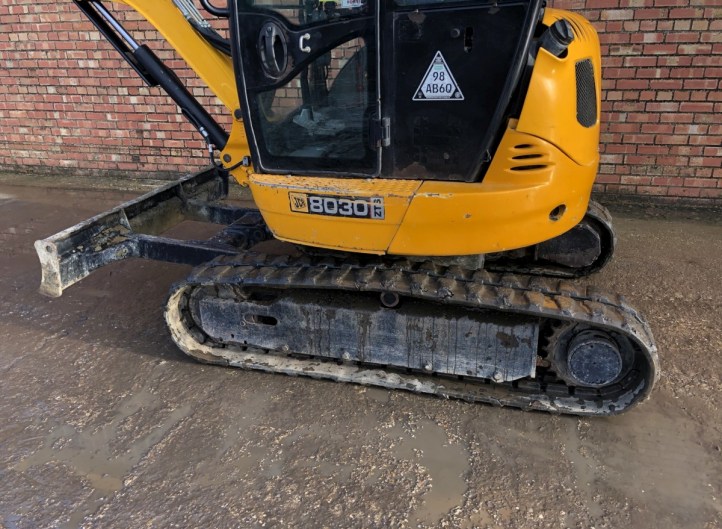 JCB 8030