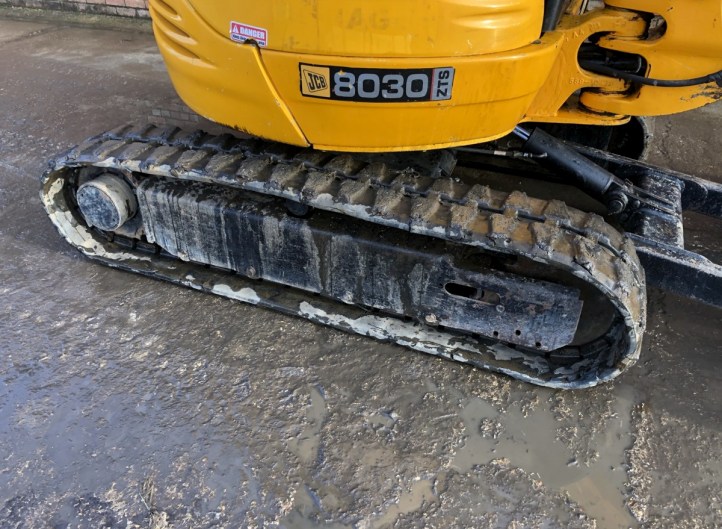 JCB 8030