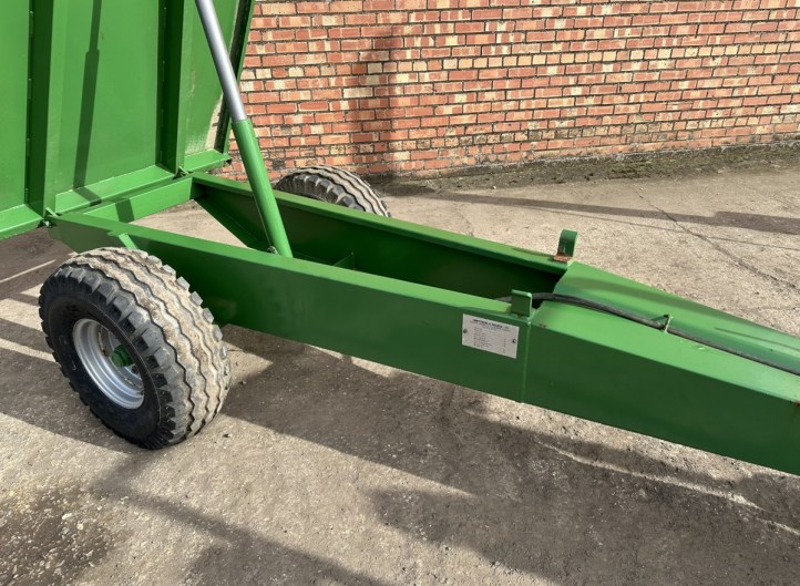 2T TIPPING TRAILER